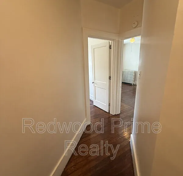 110 Lloyd St #5 — Photo 13