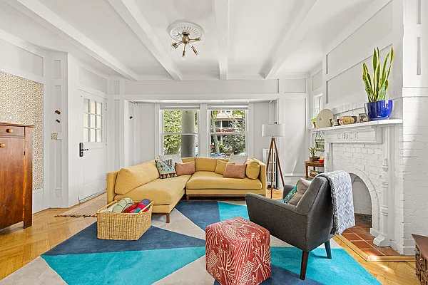 Sold by Compass | media 15