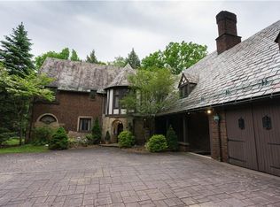 6748 Brecksville Rd, Independence, OH 44131