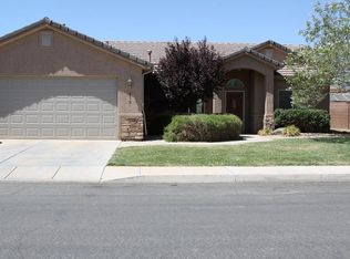 215 E Canterwood Dr, Washington, UT 84780