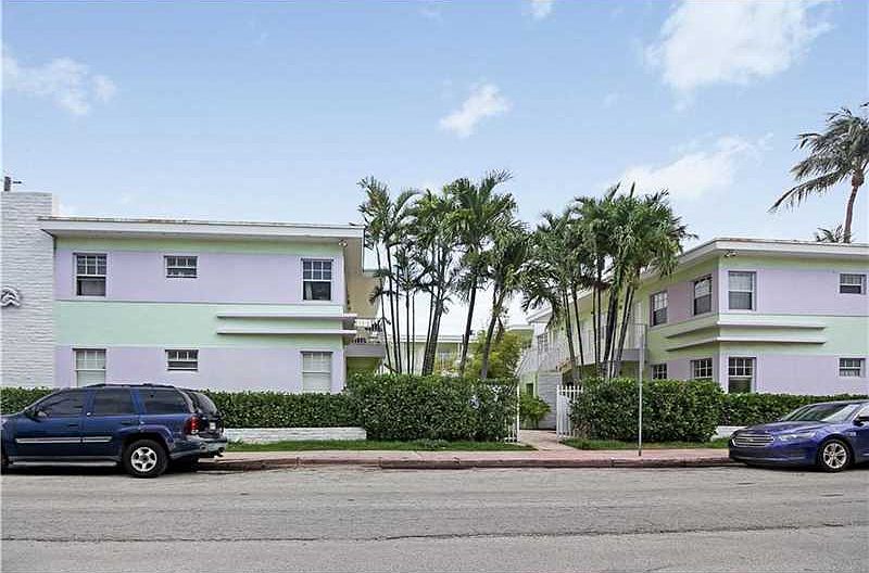 1st image of 915 8th St APT 204
