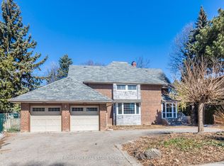 4 Sagewood Dr, Toronto, ON M3B1T4