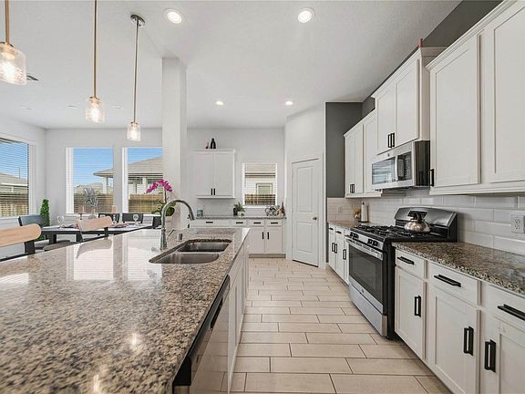 3rd image of 4512 Bartagrass Dr