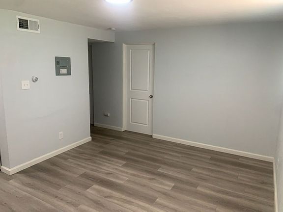 4th image of 1950 1/2 Beeler St #0