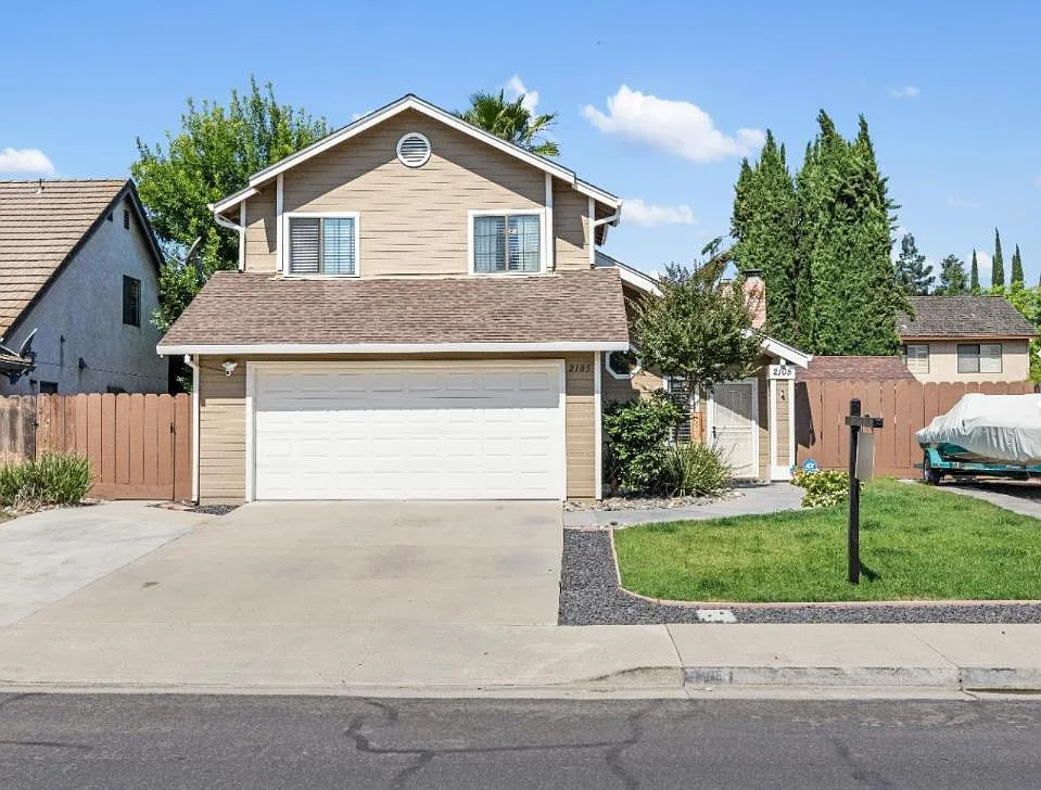 2105 Walnut Tree Dr photo 1