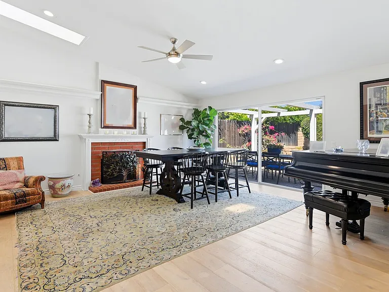 14 Nadine Ct — Photo 9