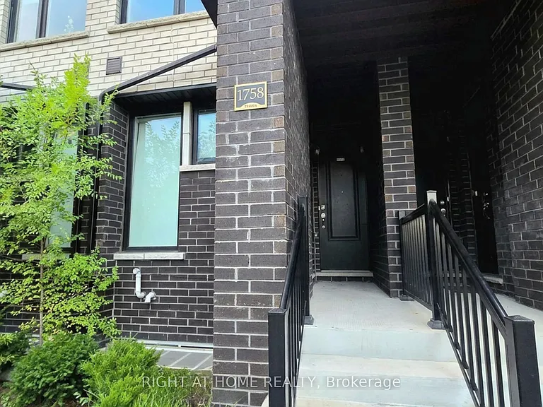 1758 Lawrence Ave W #1 — Photo 7
