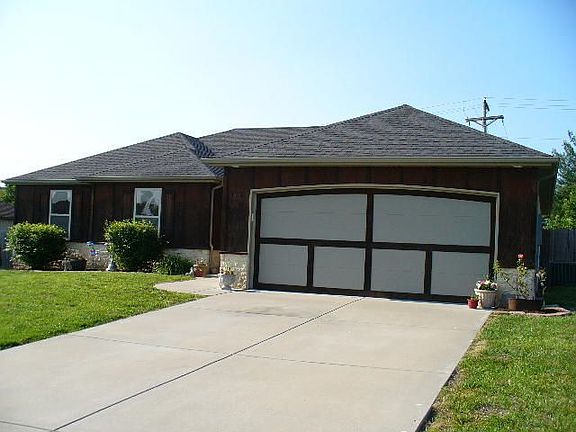 3rd image of 1123 W Scenic Hills Dr