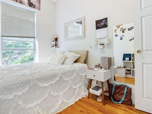 5th image of 148 W 76th St APT 5B