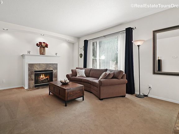 5th image of 1066 SE Roundelay St