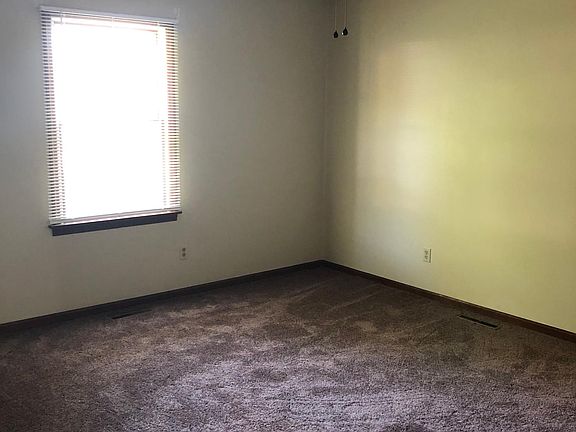 2nd image of 2306 6th Ave