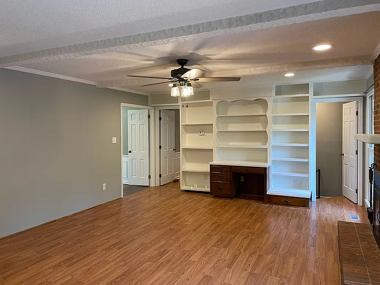 7942 Lake Vista Dr — Photo 15