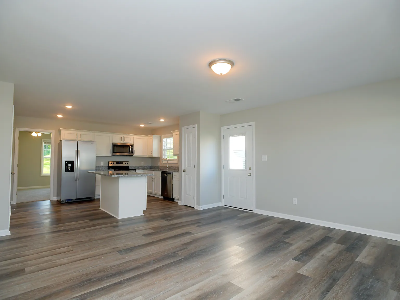 Ash Park - 2044 Dolly Drive — Photo 3