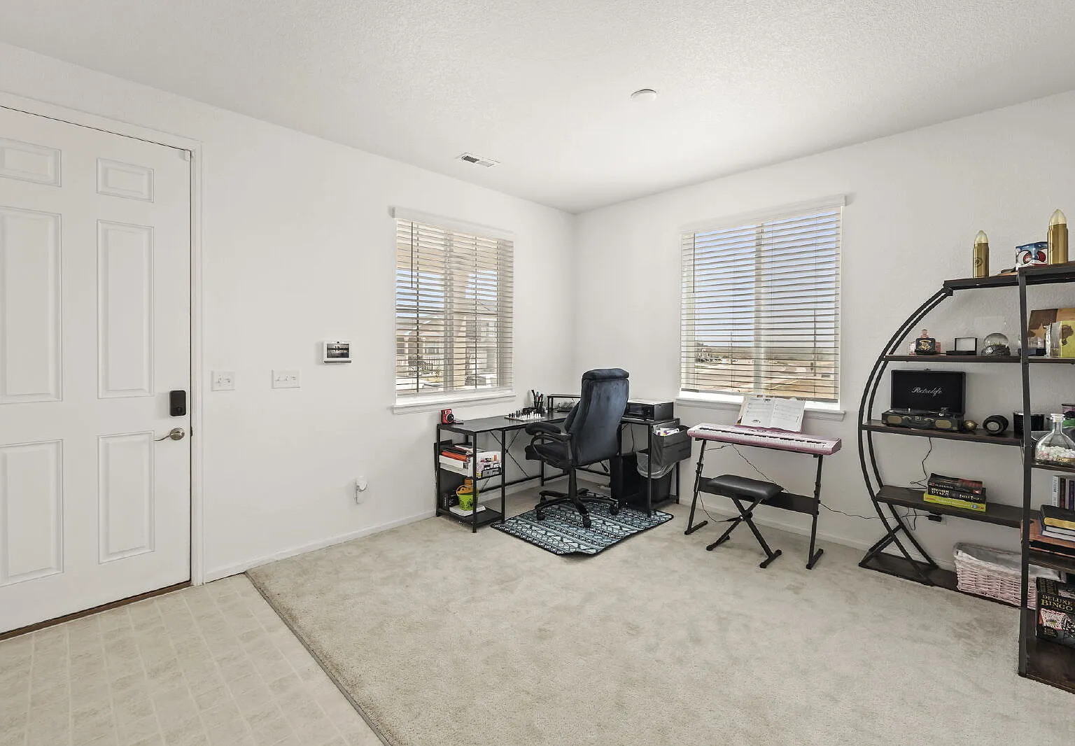 4 bed, 2.5 bath, 2223 sqft, $2,500 — Photo 4