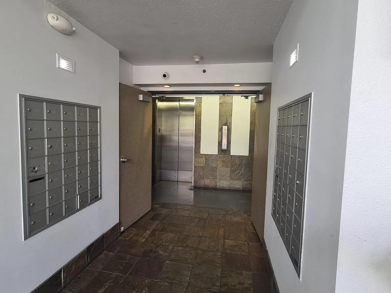 Studio, 440 sqft, $1,300 — Photo 4