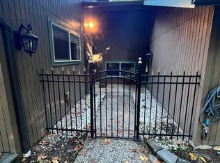 2732 Timberline Dr, Eugene, OR 97405