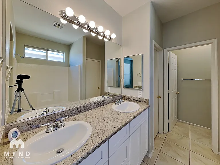 2500 Birds Nest Cactus Ct — Photo 10