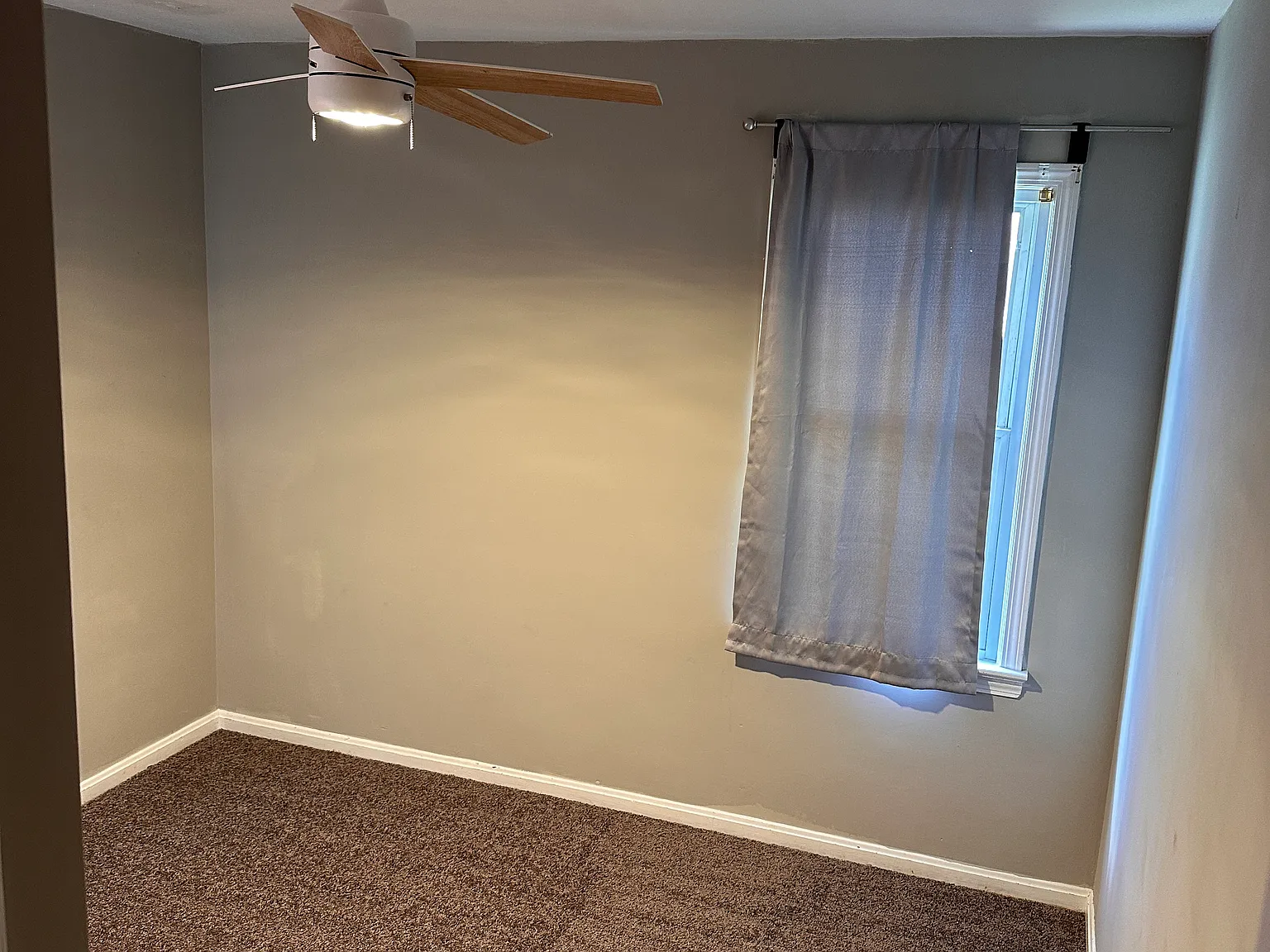 3 bed, 1450 sqft, $2,200 — Photo 4