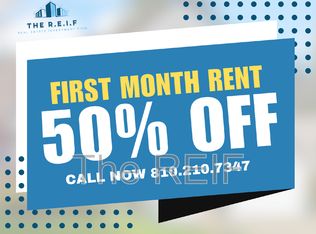 18941 Elkhart St, Harper Woods, MI 48225