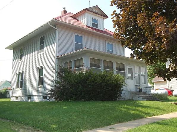 402 Long Ave, Lost Nation, IA 52254
