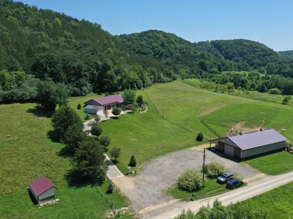 2839 Blair Rd, New Albin, IA 52160