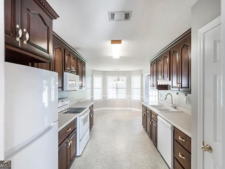 105 Millstone Way — Photo 16