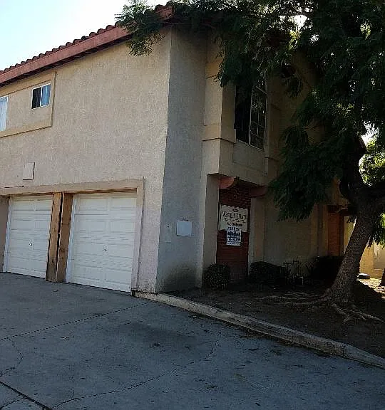 front building ,Garages