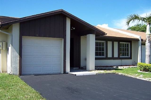 1st image of 9571 W Elm Ln