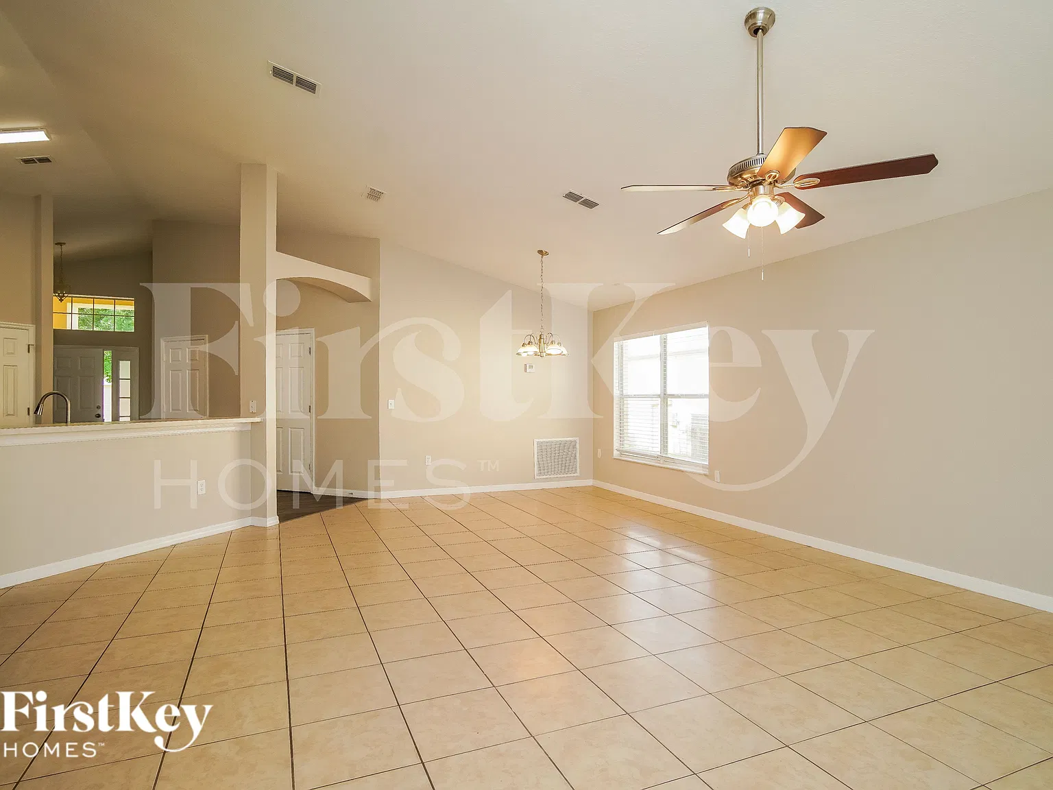 4 bed, 2.0 bath, 1804 sqft, $2,270 — Photo 4