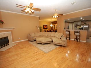 108 Clear Creek Meadows Dr, League City, TX 77573