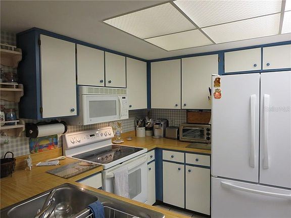 4th image of 2716 Lakeville Dr