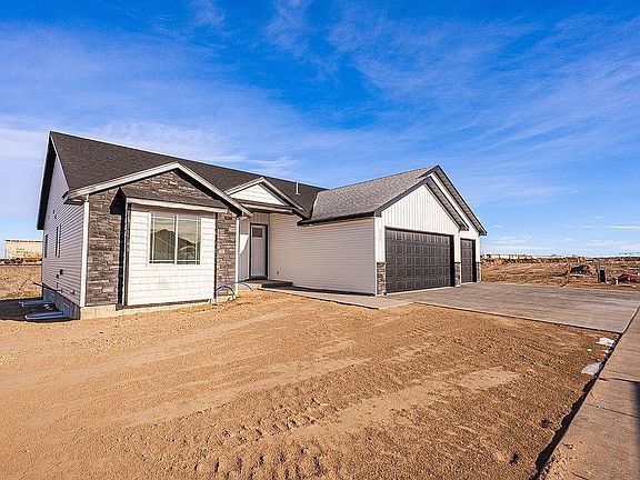 2nd image of 329 Lakeview Rd