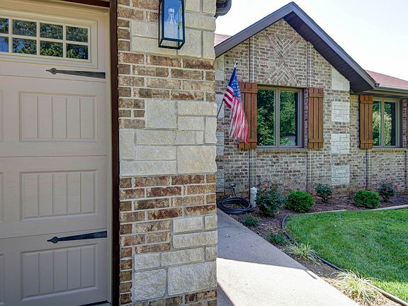 4th image of 812 Barwick Place