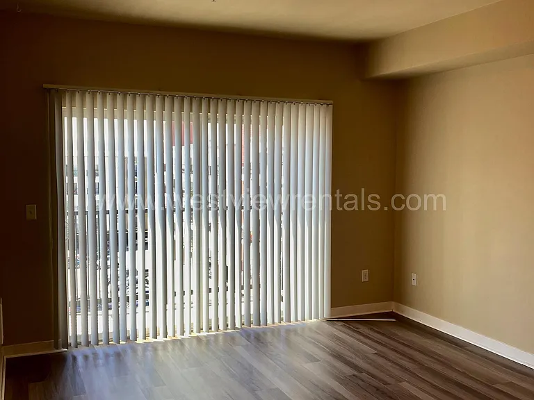 200 E Maple St — Photo 283