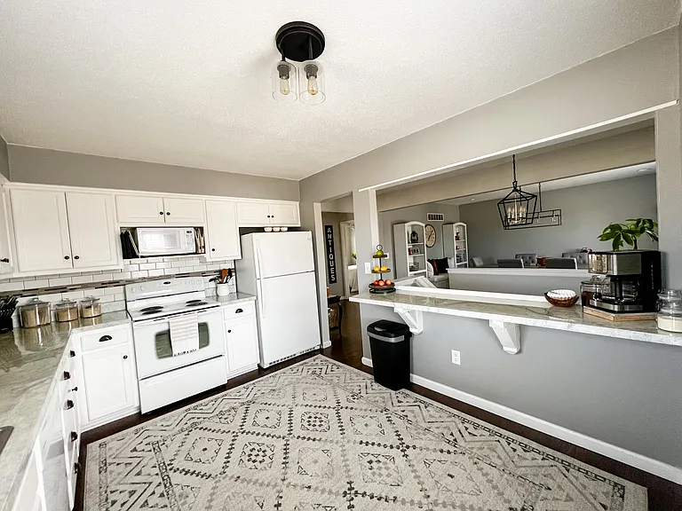323 SE Melody Ln — Photo 30