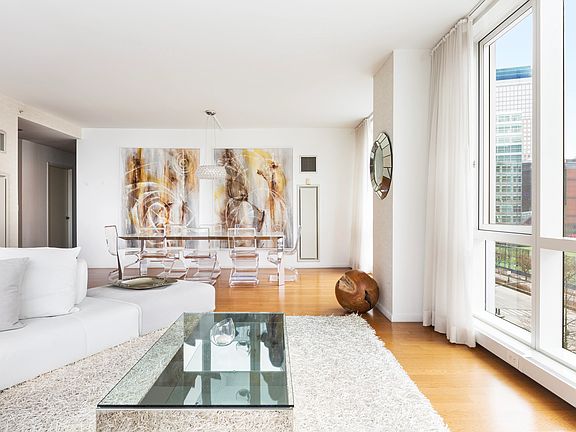 2nd image of 200 Chambers St #5CD