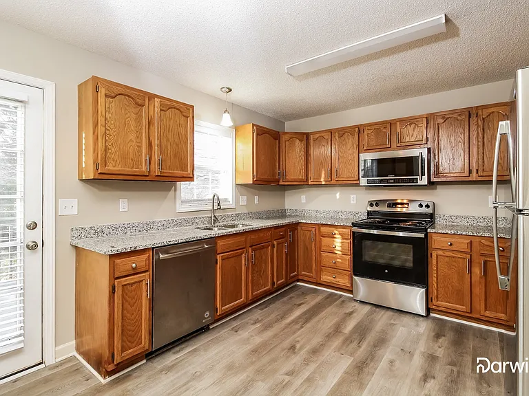 5425 Springhouse Farm Rd — Photo 3
