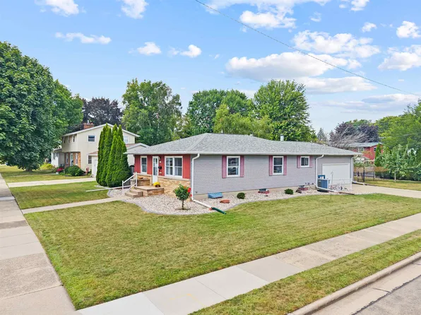 1324 Bismarck Ave, Oshkosh, WI 54902