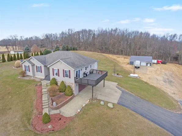 12173 River Crest Dr, Onondaga, MI 49264