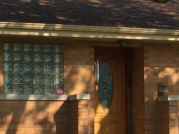 2nd image of 6101 N Nassau Ave