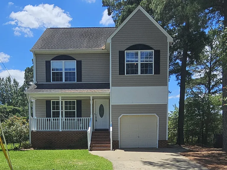 200 Shore Side Rd — Photo 1