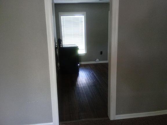 3rd image of 8613 Homewood Ln