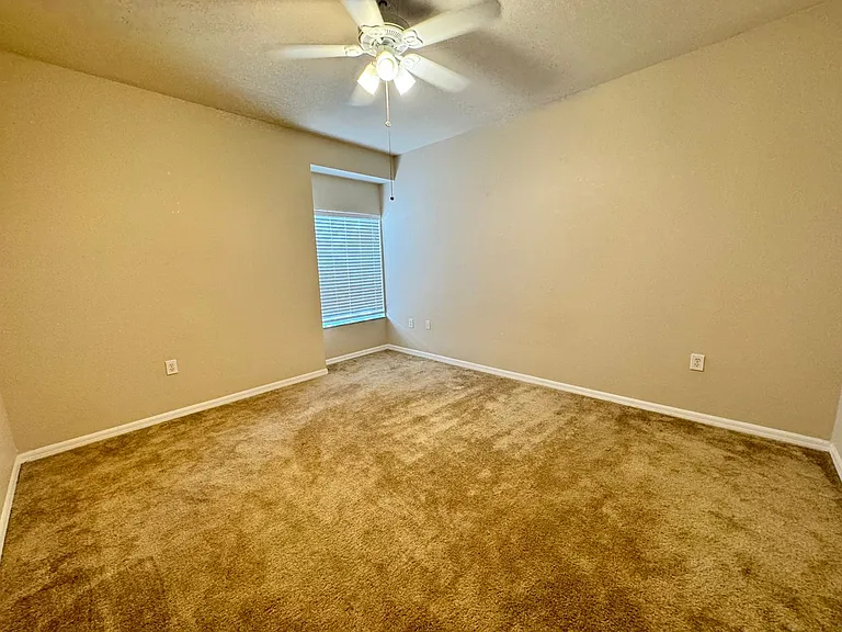 7750 Plantation Cir — Photo 31
