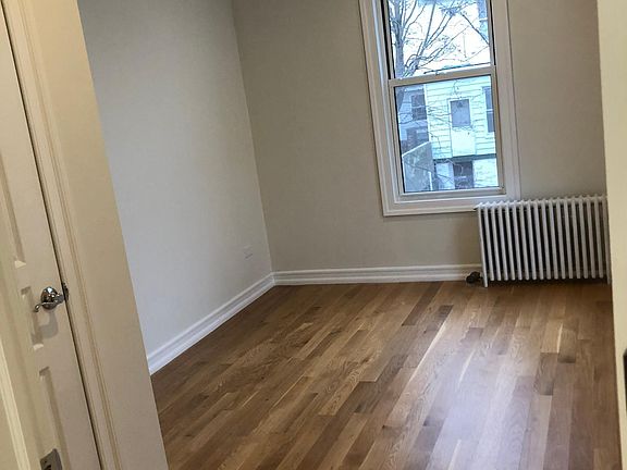 4th image of 1521 Saint Lawrence Ave #2