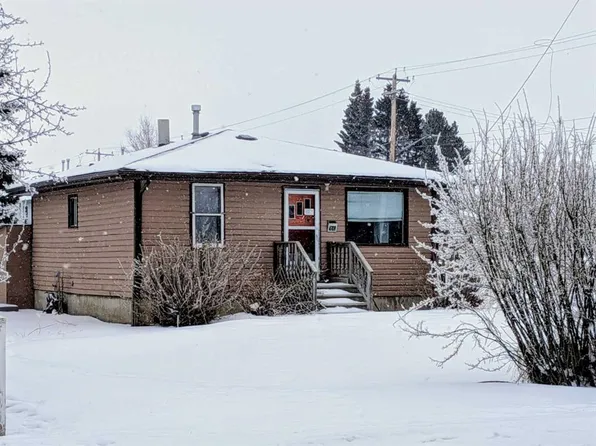 4709 W 46th St, Sylvan Lake, AB T4S 1N3