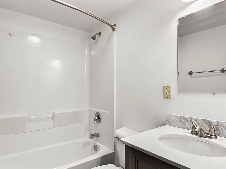 512 S Main St #2 — Photo 8