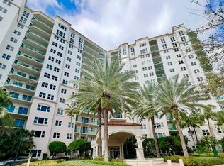 19900 E Country Club Dr APT 318, Aventura, FL 33180