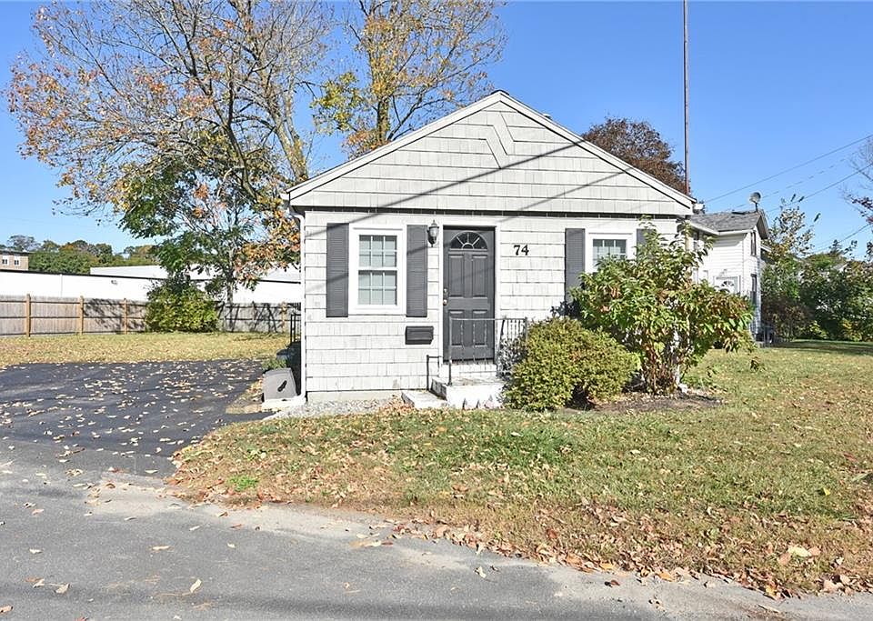 74 New London Ave, West Warwick, RI 02893 Zillow
