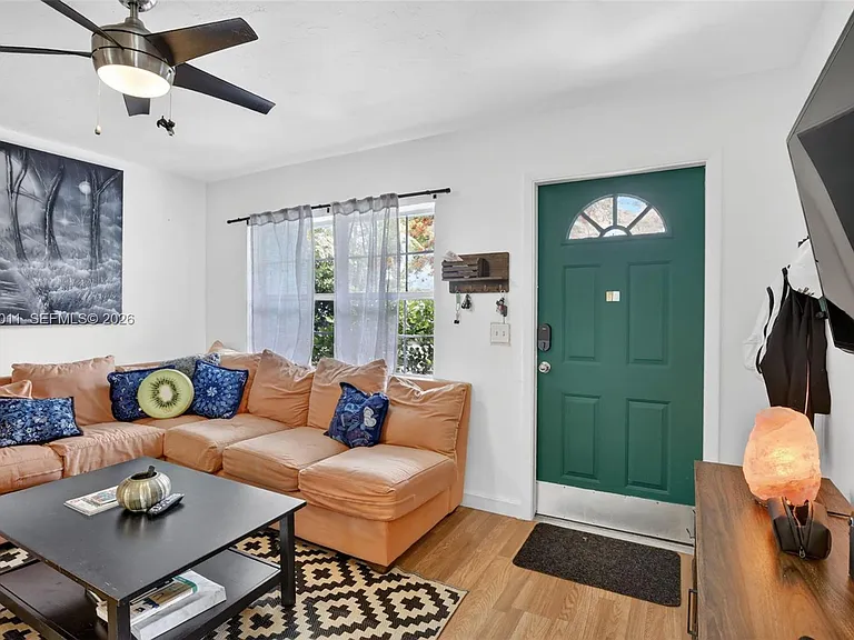 6238 Hayes St — Photo 8