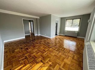 67-10 190th Ln APT 2B, Fresh Meadows, NY 11365